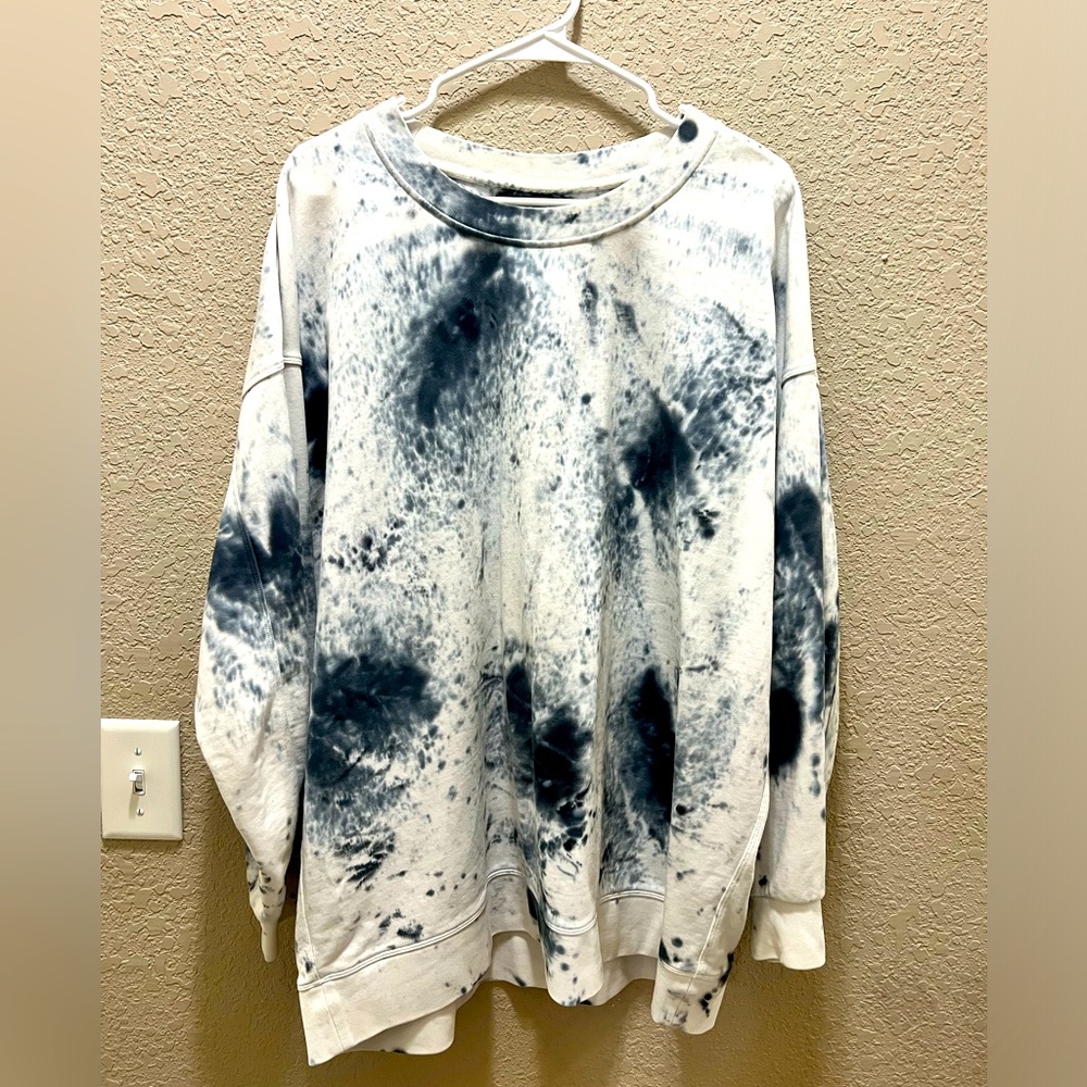 Lululemon Perfectly Oversized Crew in limited run colorway